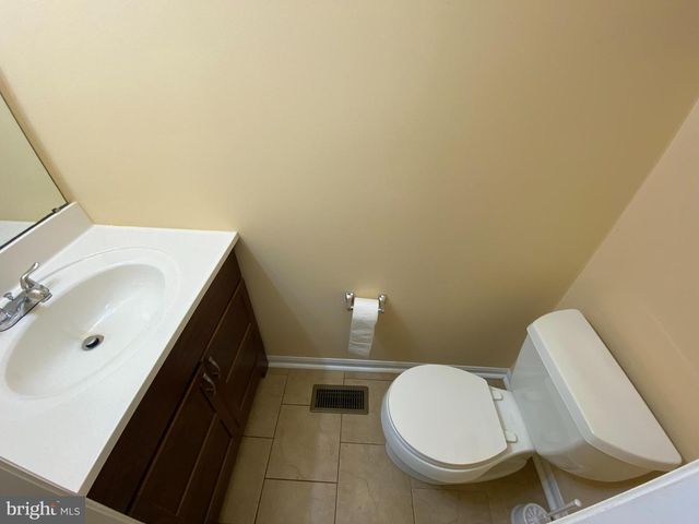 2017 HERITAGE DR, Baltimore, MD 21209