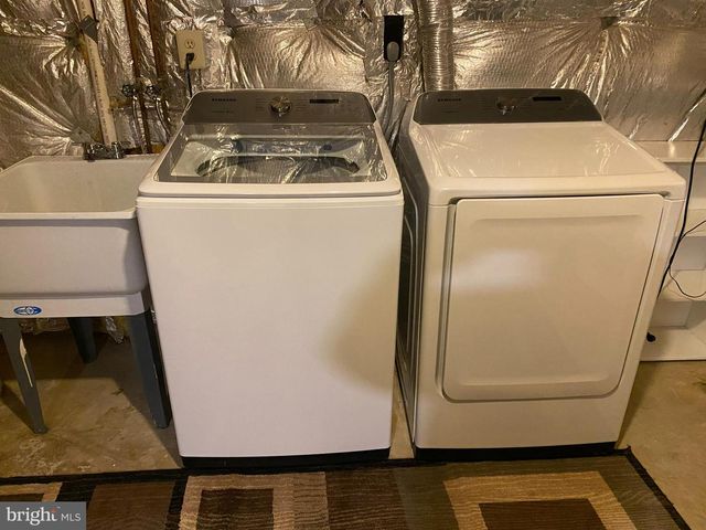 2017 HERITAGE DR, Baltimore, MD 21209