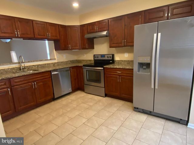 2017 HERITAGE DR, Baltimore, MD 21209