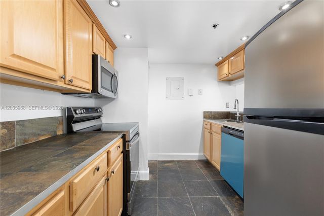 7601 E Treasure Dr 1621, North Bay Village, FL 33141