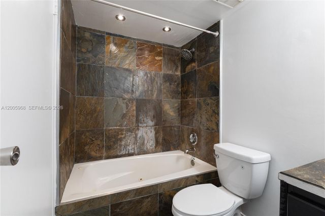 7601 E Treasure Dr 1621, North Bay Village, FL 33141