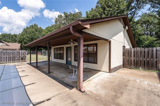 2150 Old Graphic Street, Mulberry, AR 72947