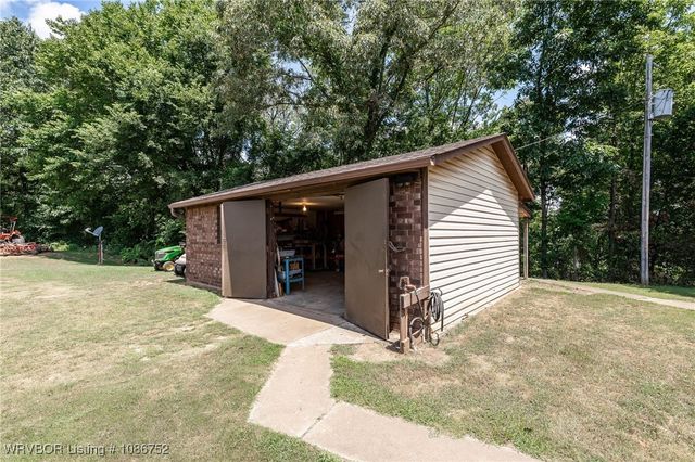 2150 Old Graphic Street, Mulberry, AR 72947