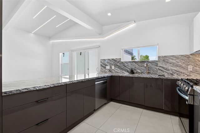 10806 Paso Robles, Granada Hills, CA 91344