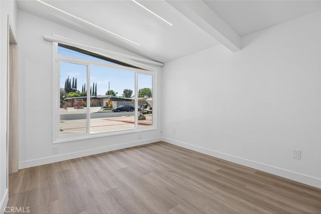 10806 Paso Robles, Granada Hills, CA 91344