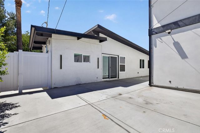 10806 Paso Robles, Granada Hills, CA 91344