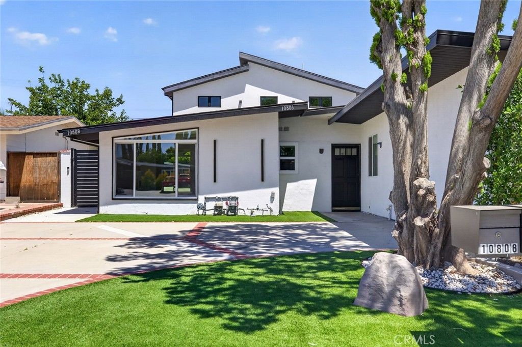 10806 Paso Robles, Granada Hills, CA 91344