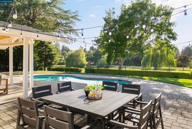 3144 Roundhill Rd, Alamo, CA 94507