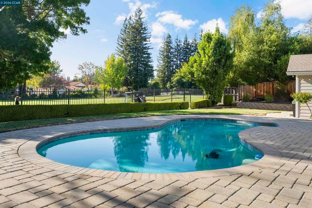 3144 Roundhill Rd, Alamo, CA 94507