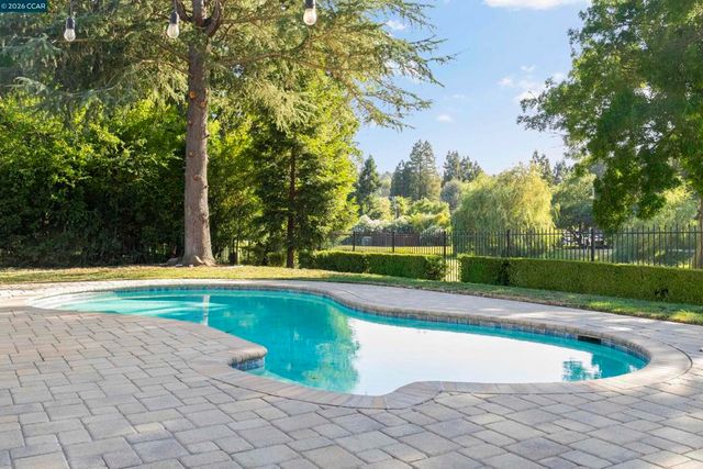 3144 Roundhill Rd, Alamo, CA 94507