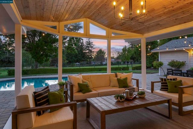 3144 Roundhill Rd, Alamo, CA 94507