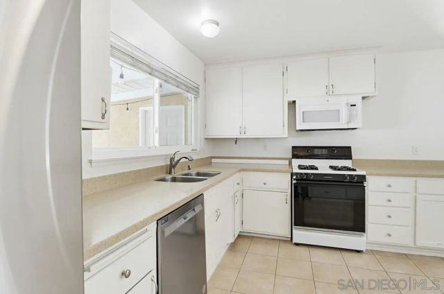 8464 LAKE GABY AVE., San Diego, CA 92119