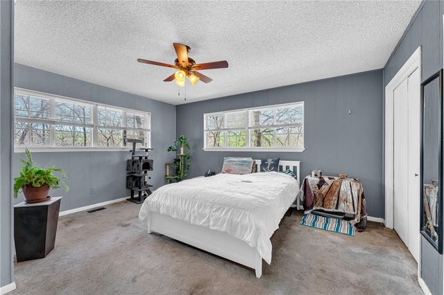 2 Hindon Lane, Bella Vista, AR 72715