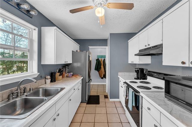 2 Hindon Lane, Bella Vista, AR 72715