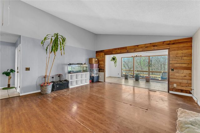 2 Hindon Lane, Bella Vista, AR 72715