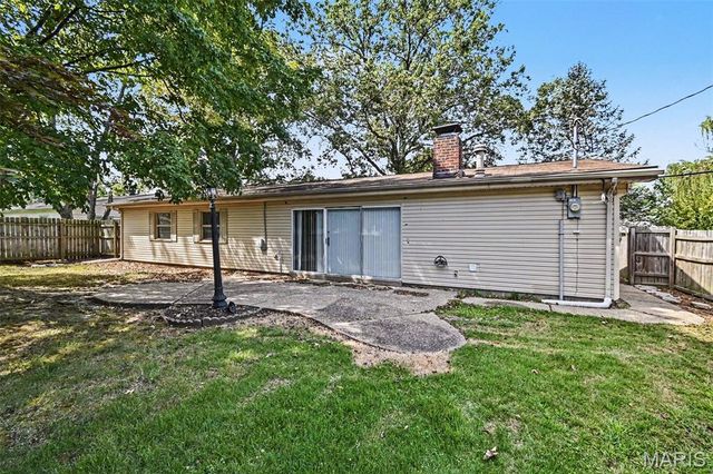 670 Brookstone Drive, Florissant, MO 63033