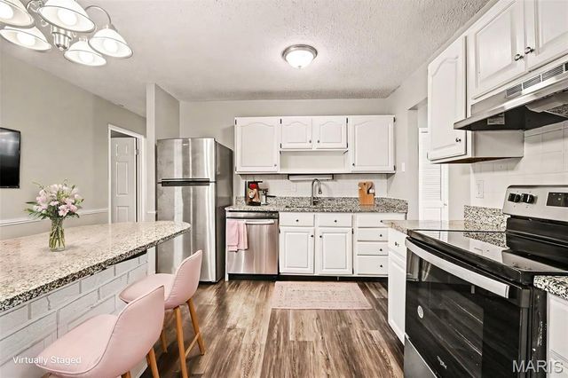 670 Brookstone Drive, Florissant, MO 63033