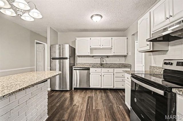 670 Brookstone Drive, Florissant, MO 63033