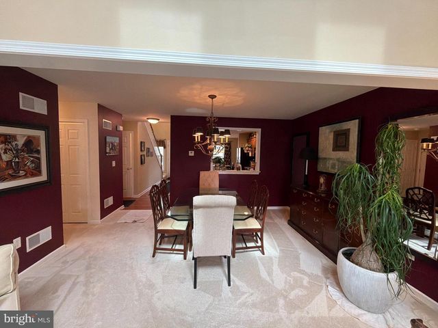 4245 ROTH FARM VILLAGE CIR, Mechanicsburg, PA 17050