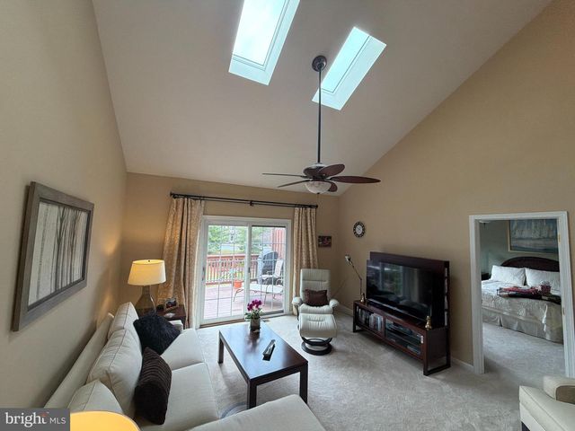 4245 ROTH FARM VILLAGE CIR, Mechanicsburg, PA 17050