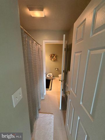 4245 ROTH FARM VILLAGE CIR, Mechanicsburg, PA 17050