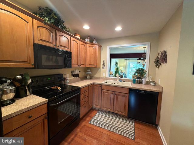 4245 ROTH FARM VILLAGE CIR, Mechanicsburg, PA 17050