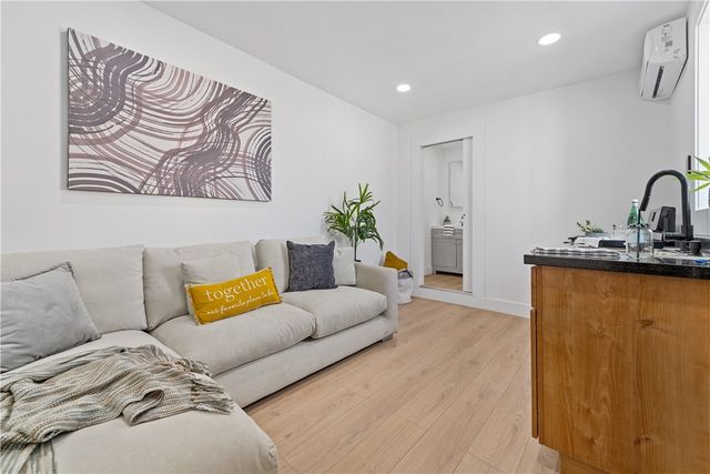 11863 S Avalon Boulevard, Los Angeles, CA 90061