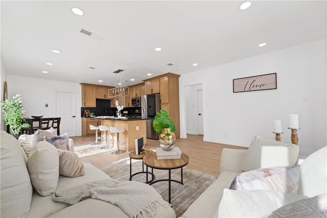 11863 S Avalon Boulevard, Los Angeles, CA 90061