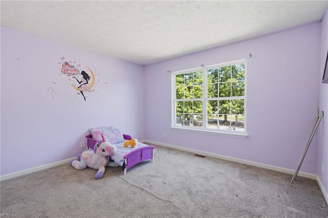 724 Kings Ridge DR, Newport News, VA 23608