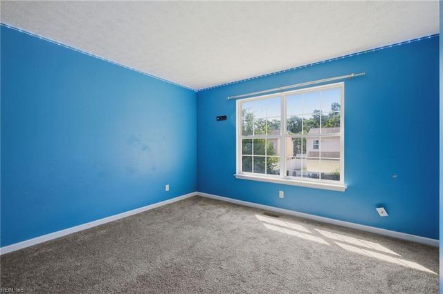 724 Kings Ridge DR, Newport News, VA 23608