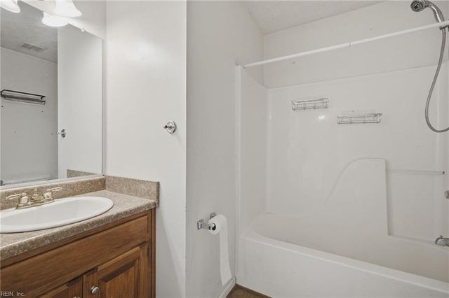 724 Kings Ridge DR, Newport News, VA 23608