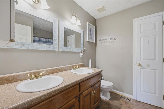 724 Kings Ridge DR, Newport News, VA 23608