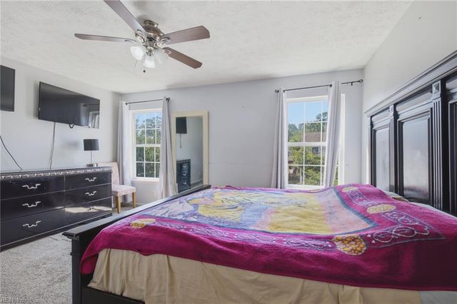 724 Kings Ridge DR, Newport News, VA 23608