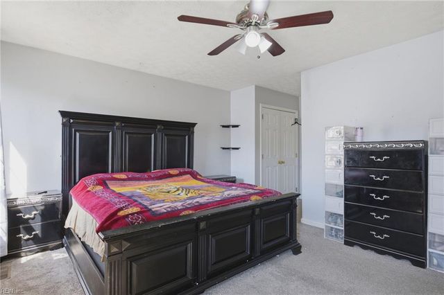 724 Kings Ridge DR, Newport News, VA 23608