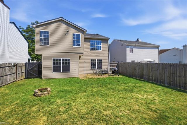 724 Kings Ridge DR, Newport News, VA 23608