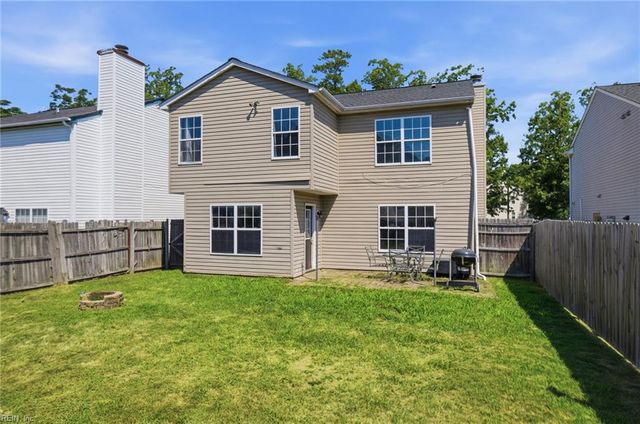 724 Kings Ridge DR, Newport News, VA 23608