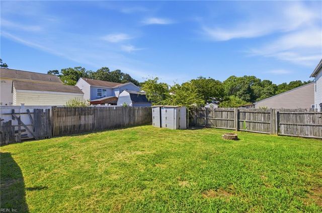 724 Kings Ridge DR, Newport News, VA 23608