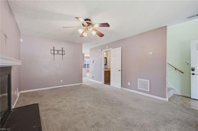 724 Kings Ridge DR, Newport News, VA 23608