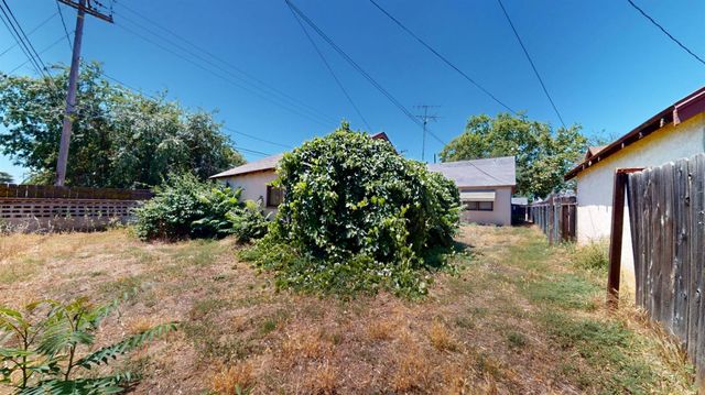 225 Merced Ave, Modesto, CA 95351
