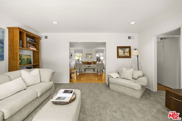1720 Oak Street, Santa Monica, CA 90405