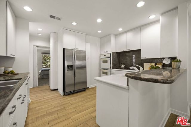 1720 Oak Street, Santa Monica, CA 90405