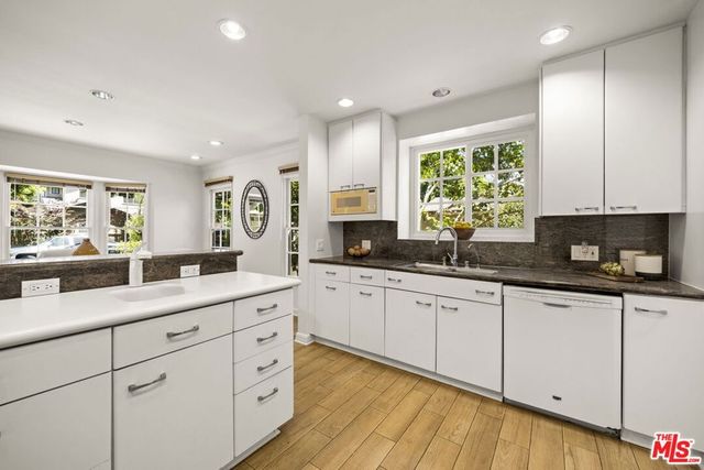 1720 Oak Street, Santa Monica, CA 90405