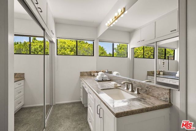 1720 Oak Street, Santa Monica, CA 90405