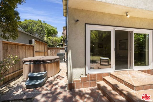 1720 Oak Street, Santa Monica, CA 90405