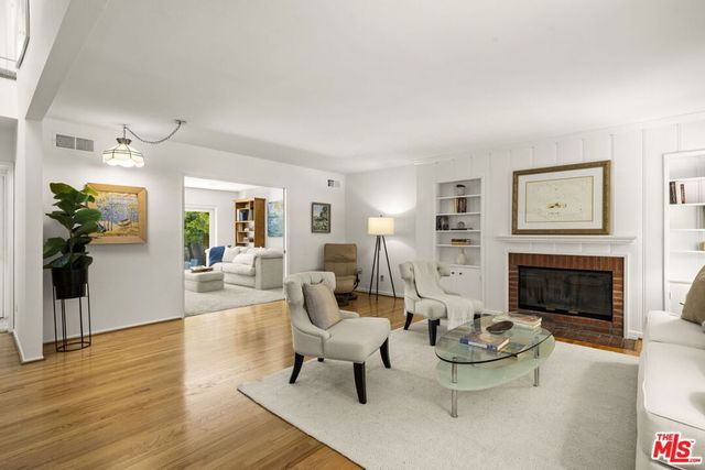 1720 Oak Street, Santa Monica, CA 90405