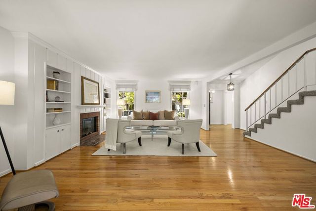 1720 Oak Street, Santa Monica, CA 90405