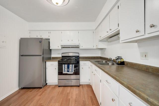 659 E FULLERTON Avenue 204, Glendale Heights, IL 60139