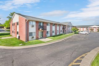 659 E FULLERTON Avenue 204, Glendale Heights, IL 60139
