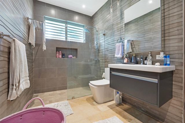 154 CALLE VIOLETA, San Juan, PR 00927