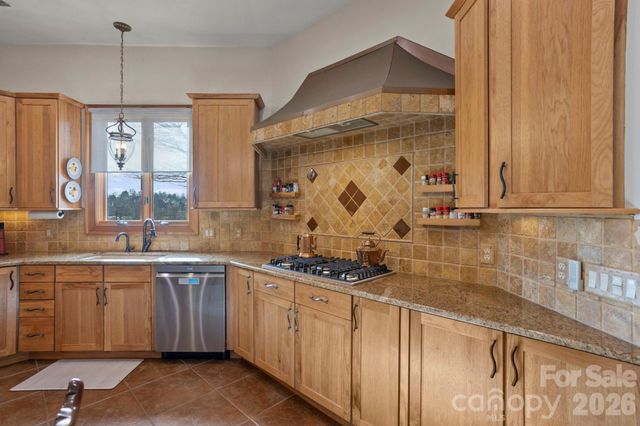 628 Vista Falls Road, Mills River, NC 28759